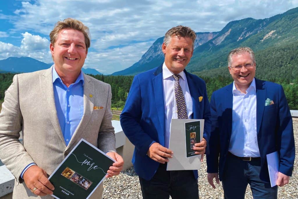 Von links: Die Bürgermeister Günther Albel, Christian Scheider und Martin Kulmer zu Besuch im Logistk Center Austria Süd in Fürnitz © Bürgermeisterbüro